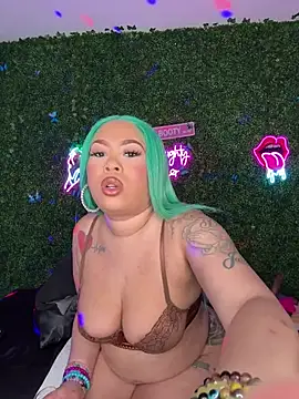 Snapshot of ThickAssRena chatting on 4, 3, 2026 ThickAssRena online show from 4, 3, 2026