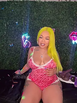 Snapshot of ThickAssRena chatting on 4, 4, 2026 ThickAssRena online show from 4, 4, 2026