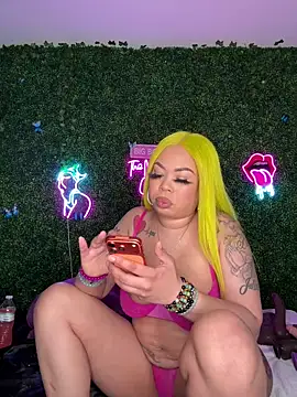 Snapshot of ThickAssRena chatting on 8, 4, 2026 ThickAssRena online show from 8, 4, 2026