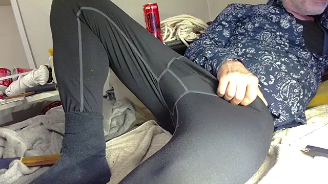 Snapshot of mike30nbg chatting on 27, 10, 2025 mike30nbg online show from 27, 10, 2025