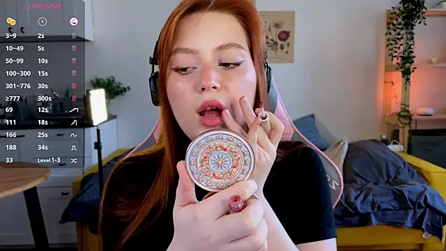 Snapshot of Sofy_Benson chatting on 19, 4, 2026 Sofy Benson online show from 19, 4, 2026