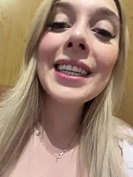 Snapshot of CherryAuroraa chatting on 5, 3, 2026 CherryAuroraa online show from 5, 3, 2026