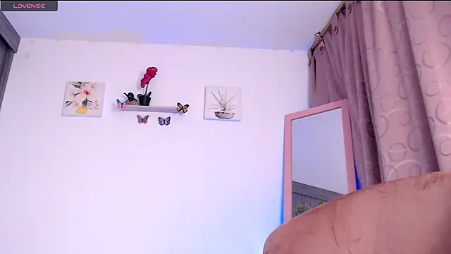 Snapshot of Annaross2 chatting on 26, 2, 2025 Annaross2 online show from 26, 2, 2025