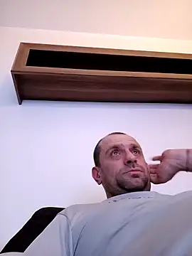 Roman0798 online show from 20, 12, 2024