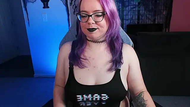 KiraSpitQueen online show from 5, 11, 2025