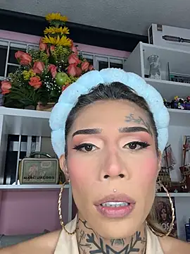 Snapshot of caroline_cossei chatting on 10, 2, 2025 caroline cossei online show from 10, 2, 2025