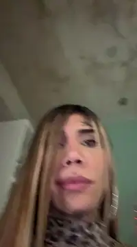 Snapshot of caroline_cossei chatting on 10, 3, 2025 caroline cossei online show from 10, 3, 2025