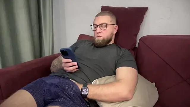 Bear bear  online show from 31, 1, 2025