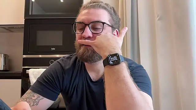 Bear bear  online show from 10, 4, 2026