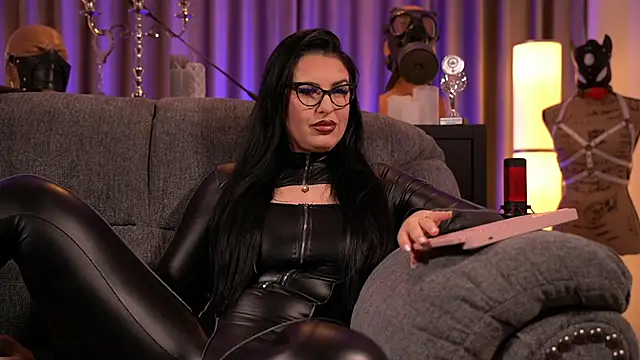 Snapshot of kelly_kent chatting on 27, 12, 2024 kelly kent online show from 27, 12, 2024