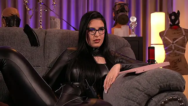 Snapshot of kelly_kent chatting on 28, 12, 2024 kelly kent online show from 28, 12, 2024