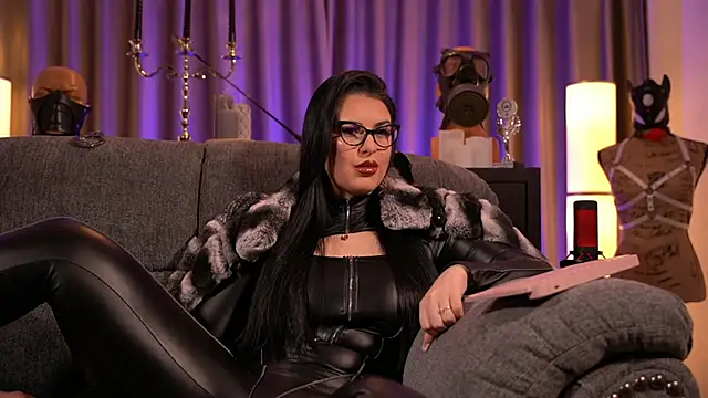 Snapshot of kelly_kent chatting on 6, 1, 2025 kelly kent online show from 6, 1, 2025