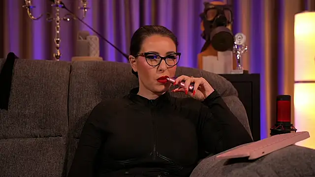 Snapshot of kelly_kent chatting on 4, 2, 2025 kelly kent online show from 4, 2, 2025