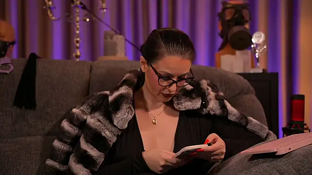 Snapshot of kelly_kent chatting on 8, 2, 2025 kelly kent online show from 8, 2, 2025