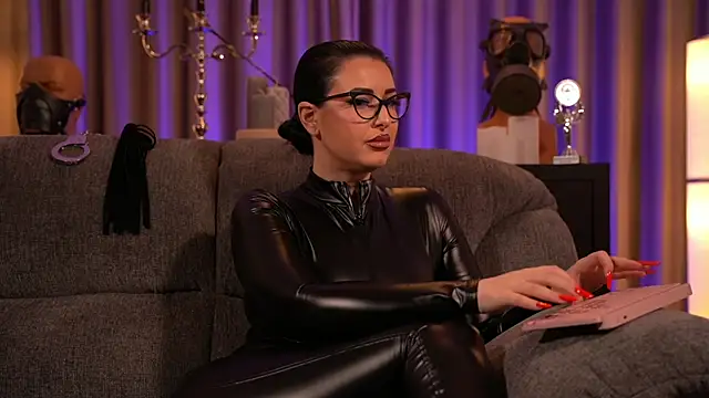 Snapshot of kelly_kent chatting on 1, 3, 2025 kelly kent online show from 1, 3, 2025