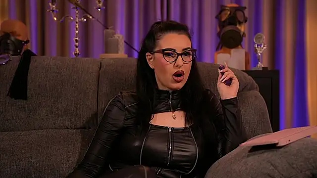 Snapshot of kelly_kent chatting on 12, 3, 2025 kelly kent online show from 12, 3, 2025