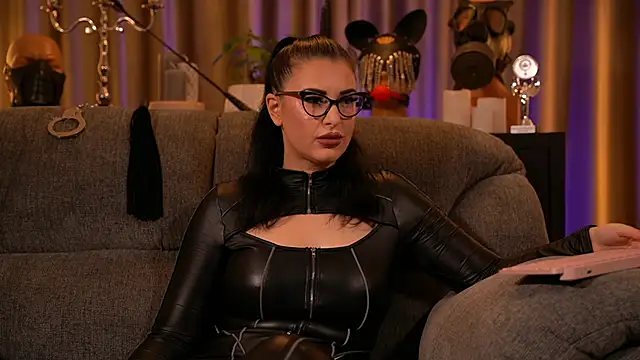 Snapshot of kelly_kent chatting on 11, 10, 2025 kelly kent online show from 11, 10, 2025