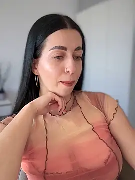 Emylia online show from 30, 1, 2025