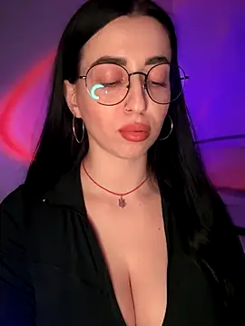 Emylia online show from 18, 12, 2025