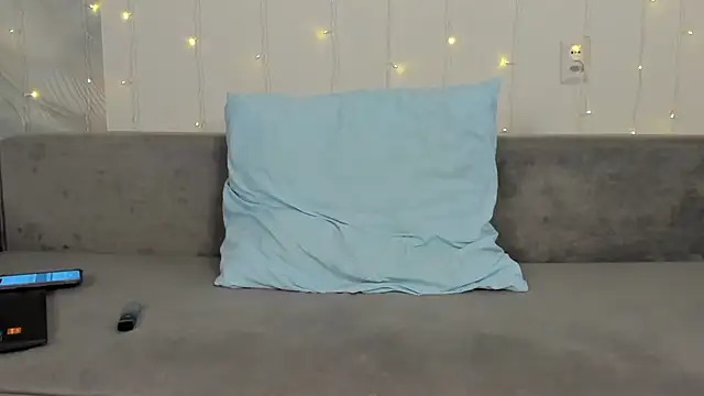 Snapshot of Tommy_and_Katie chatting on 28, 10, 2025 Tommy and Katie online show from 28, 10, 2025