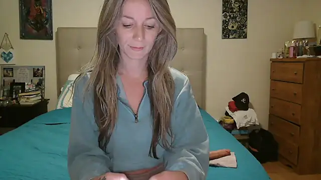 Snapshot of Heyitsmee33 chatting on 2, 4, 2026 Heyitsmee33 online show from 2, 4, 2026