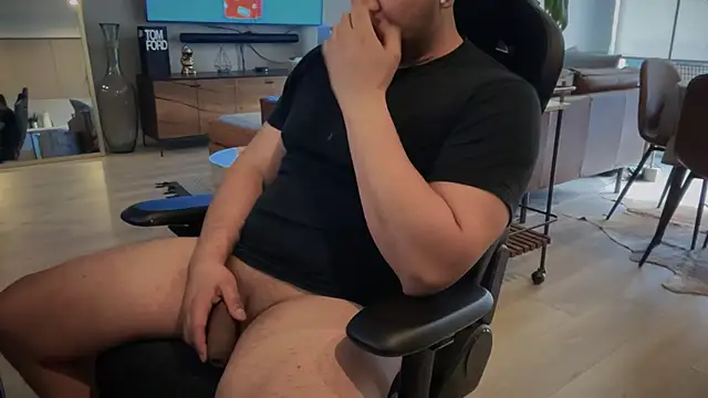 HungandThickLatin online show from 1, 3, 2025