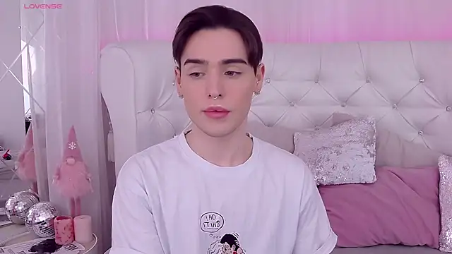 Snapshot of RobbyCharming chatting on 11, 1, 2025 RobbyCharming online show from 11, 1, 2025