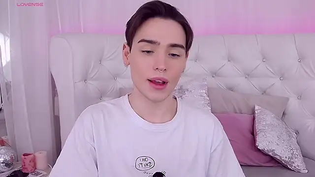 Snapshot of RobbyCharming chatting on 12, 1, 2025 RobbyCharming online show from 12, 1, 2025