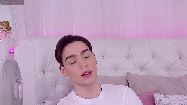 Snapshot of RobbyCharming chatting on 2, 2, 2025 RobbyCharming online show from 2, 2, 2025