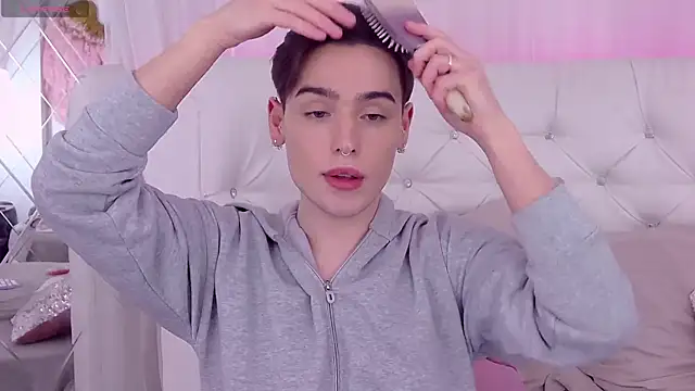 Snapshot of RobbyCharming chatting on 3, 2, 2025 RobbyCharming online show from 3, 2, 2025