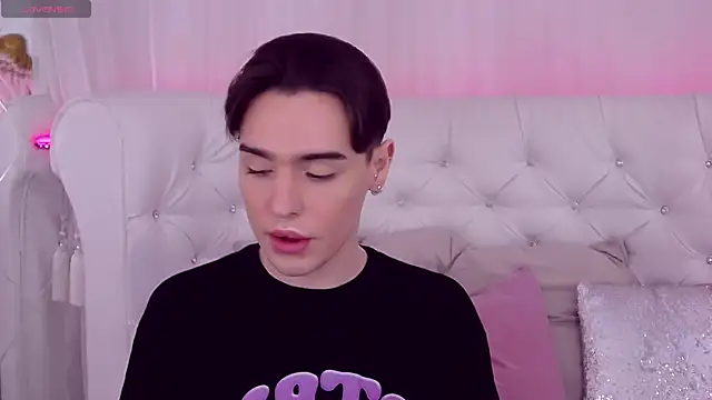 Snapshot of RobbyCharming chatting on 3, 2, 2025 RobbyCharming online show from 3, 2, 2025