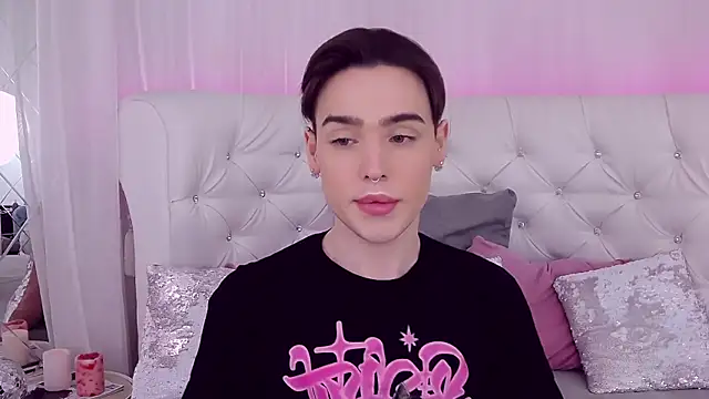 Snapshot of RobbyCharming chatting on 8, 2, 2025 RobbyCharming online show from 8, 2, 2025