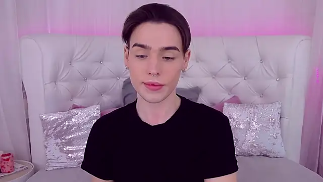 Snapshot of RobbyCharming chatting on 15, 2, 2025 RobbyCharming online show from 15, 2, 2025