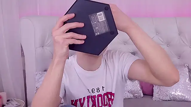 Snapshot of RobbyCharming chatting on 17, 2, 2025 RobbyCharming online show from 17, 2, 2025