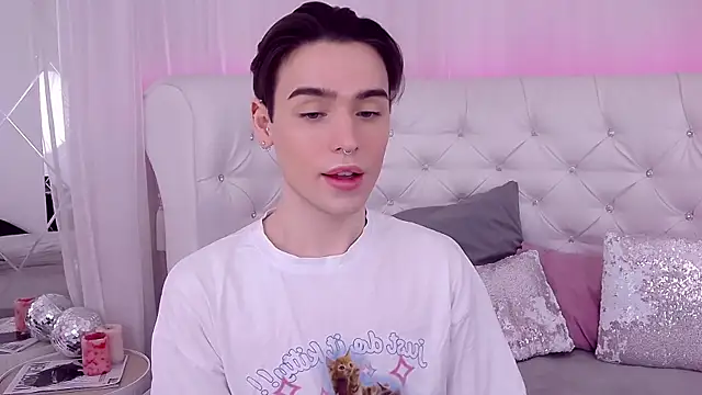 Snapshot of RobbyCharming chatting on 2, 3, 2025 RobbyCharming online show from 2, 3, 2025