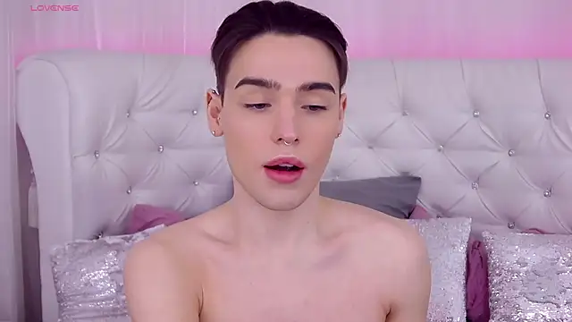 Snapshot of RobbyCharming chatting on 6, 3, 2025 RobbyCharming online show from 6, 3, 2025