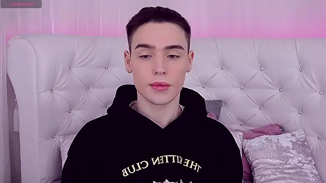 Snapshot of RobbyCharming chatting on 7, 3, 2025 RobbyCharming online show from 7, 3, 2025