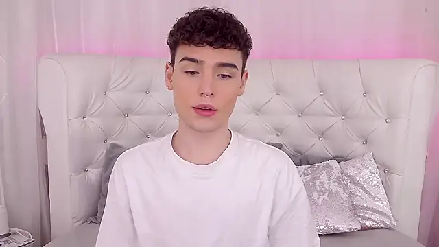 Snapshot of RobbyCharming chatting on 12, 9, 2025 RobbyCharming online show from 12, 9, 2025