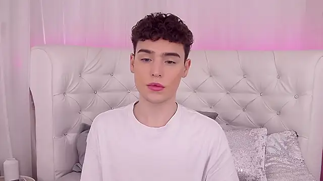 Snapshot of RobbyCharming chatting on 13, 9, 2025 RobbyCharming online show from 13, 9, 2025