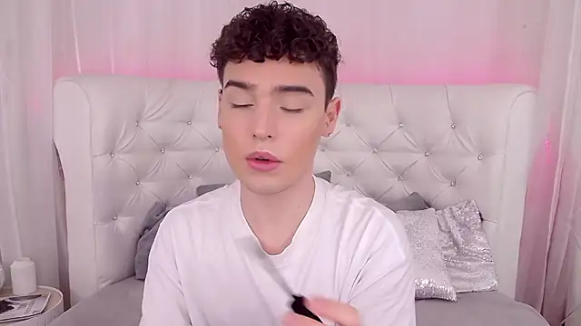 Snapshot of RobbyCharming chatting on 14, 9, 2025 RobbyCharming online show from 14, 9, 2025