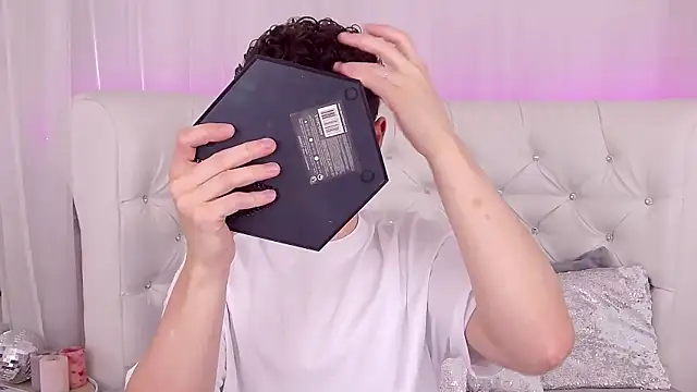 Snapshot of RobbyCharming chatting on 18, 9, 2025 RobbyCharming online show from 18, 9, 2025