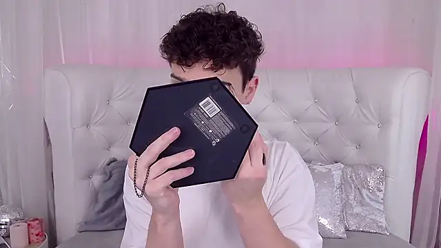 Snapshot of RobbyCharming chatting on 3, 10, 2025 RobbyCharming online show from 3, 10, 2025