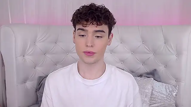 Snapshot of RobbyCharming chatting on 4, 10, 2025 RobbyCharming online show from 4, 10, 2025