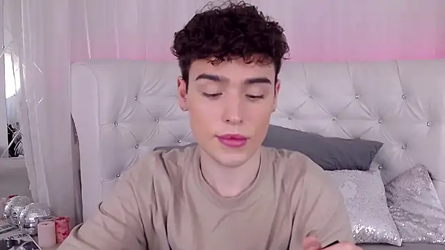 Snapshot of RobbyCharming chatting on 6, 10, 2025 RobbyCharming online show from 6, 10, 2025