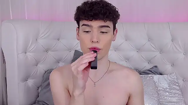 Snapshot of RobbyCharming chatting on 18, 10, 2025 RobbyCharming online show from 18, 10, 2025