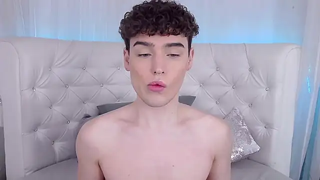 Snapshot of RobbyCharming chatting on 7, 11, 2025 RobbyCharming online show from 7, 11, 2025