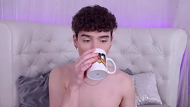 Snapshot of RobbyCharming chatting on 22, 11, 2025 RobbyCharming online show from 22, 11, 2025