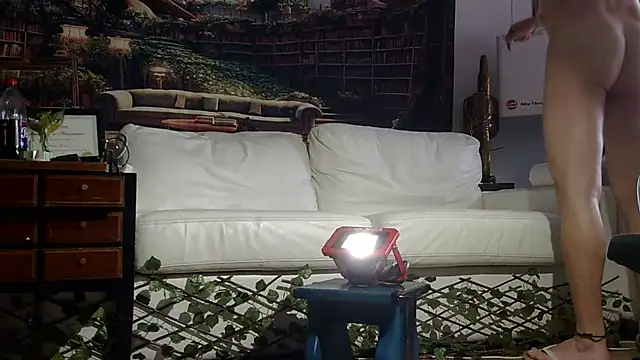 Snapshot of OSIRlS chatting on 5, 1, 2025 OSIRlS online show from 5, 1, 2025