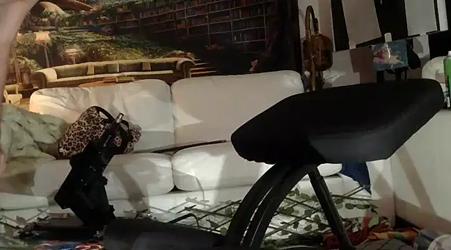 Snapshot of OSIRlS chatting on 6, 1, 2025 OSIRlS online show from 6, 1, 2025