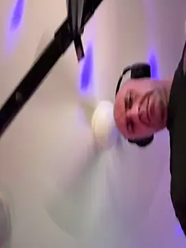 Snapshot of OSIRlS chatting on 30, 9, 2025 OSIRlS online show from 30, 9, 2025